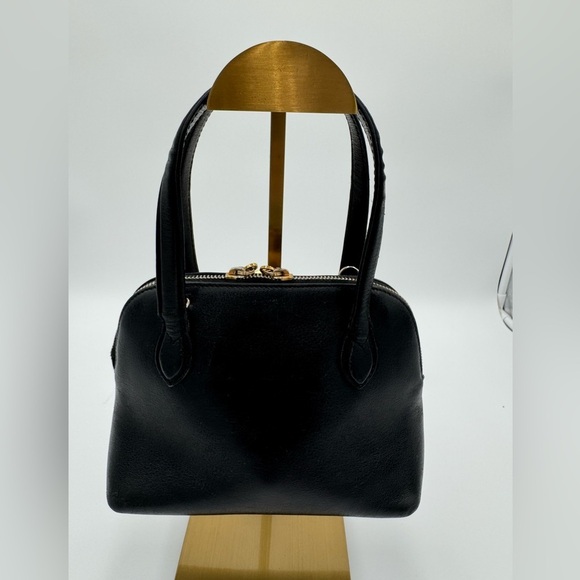 Salvatore Ferragamo Small Crossbody Bag With Signature Closure Black Leather - Picture 3 of 17